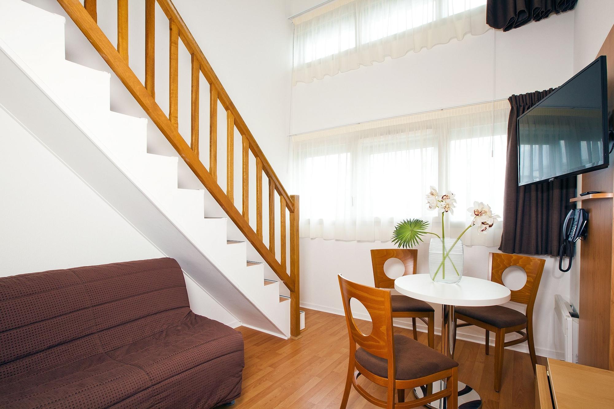 Aparthotel Sejours & Affaires Ducs De Bretagne 2*
